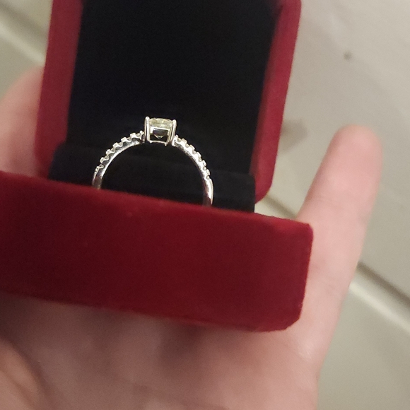 GRA Certified 1 Carat Radiant Cut Moissanite Diamond Ring size 7 - Picture 5 of 16